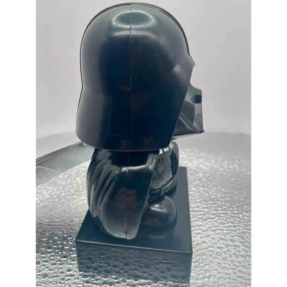 Star Wars Darth Vader Candy Pieces Dispenser with Sound - Picture 2 of 8